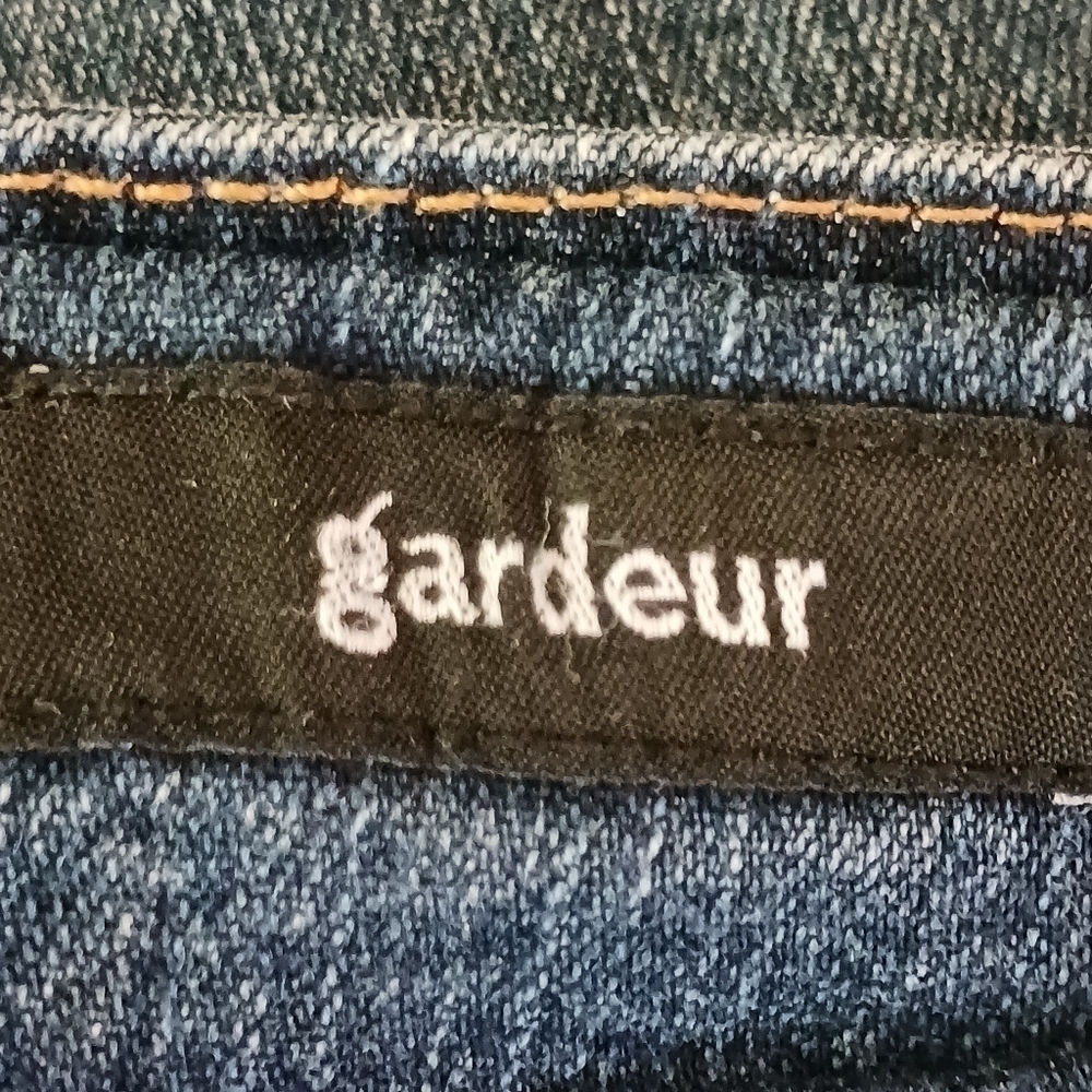 Floral embroidered mini jeans skirt - Picture 5 of 7